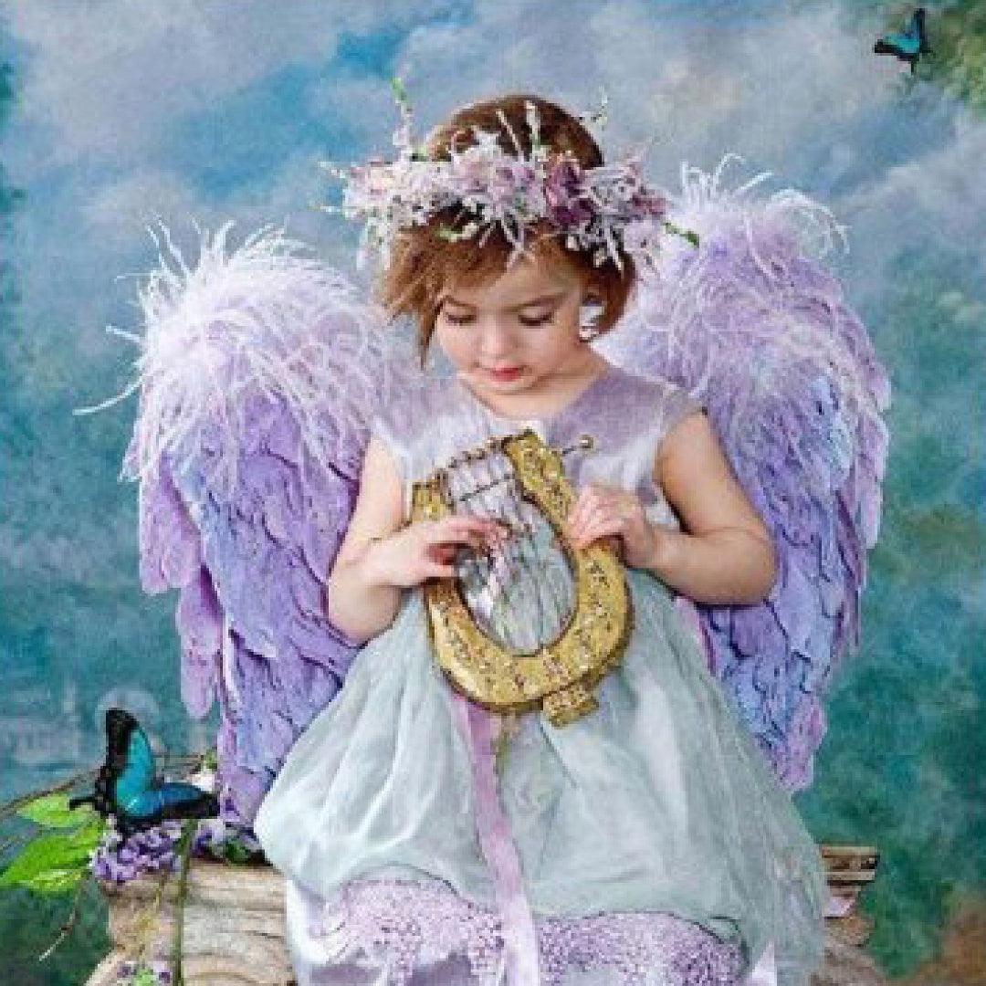 Little Angel Playing Accordion Diamond Painting